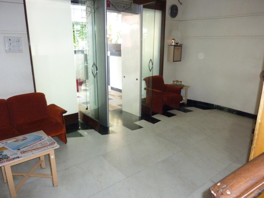 Hotel Karan Palace Mumbai Exterior photo